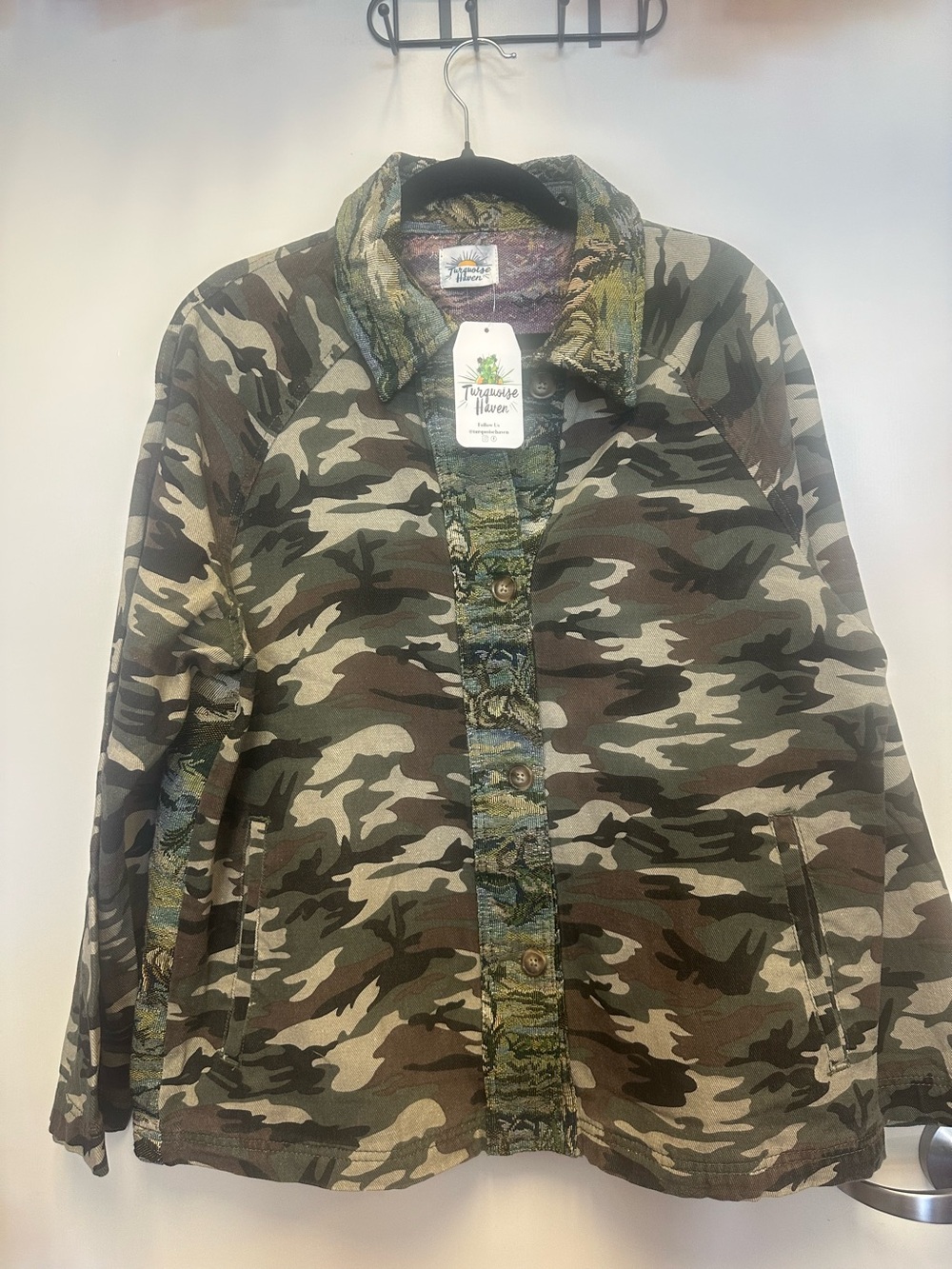 Women’s ' Camo Button-Up Jacket - Green Camouflage